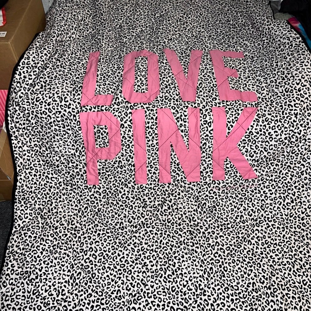 VS PINK Twin Size Leopard Print Comforter
